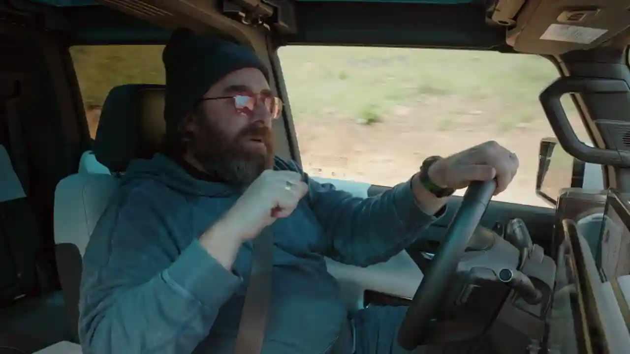ford-f-150-lightning-vs-gmc-hummer-ev-electric-truck-showdown