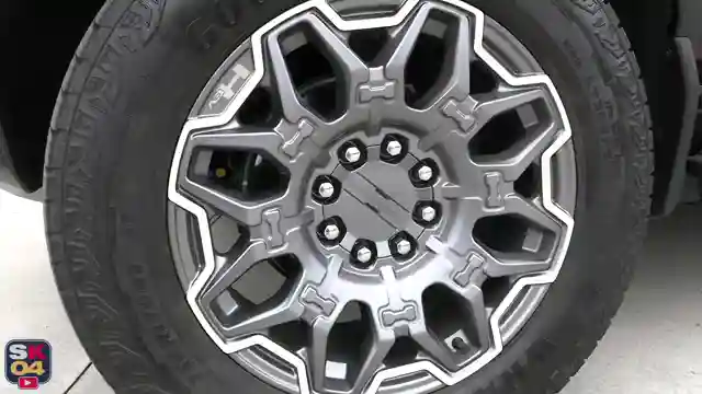2025-gmc-hummer-ev-suv-review-power-tech-and-off-road-prowess