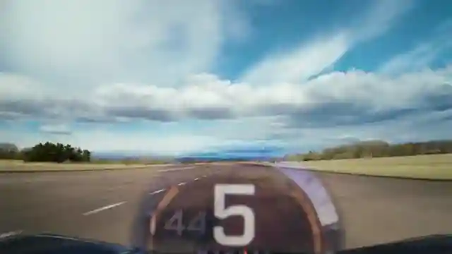 koenigsegg-jesko-absolute-vs-regera-drag-race-showdown