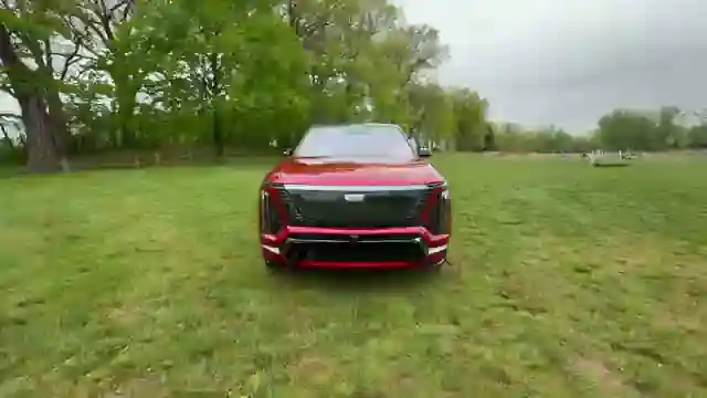 2026-cadillac-vistic-review-power-luxury-and-innovation