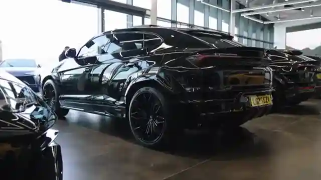yiannimize-chrome-rose-gold-ferrari-sf90-wrap-lamborghini-urus-reveal