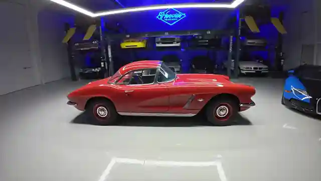 classic-car-chaos-hoovies-garage-battles-dodge-dakota-packard-and-aston-martin
