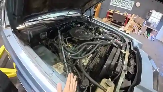 classic-car-chaos-hoovies-garage-battles-dodge-dakota-packard-and-aston-martin