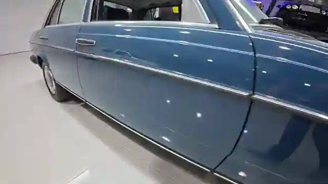 classic-car-chaos-hoovies-garage-battles-dodge-dakota-packard-and-aston-martin
