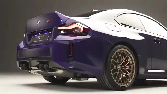 unveiling-the-bmw-m2-cs-power-performance-and-secrets-revealed