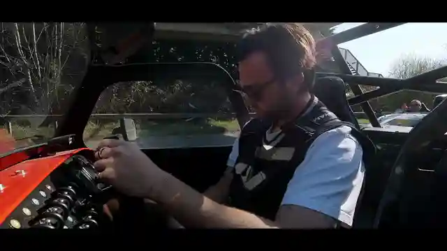 ultimate-showdown-ariel-atom-4r-vs-kum-620-on-welsh-roads