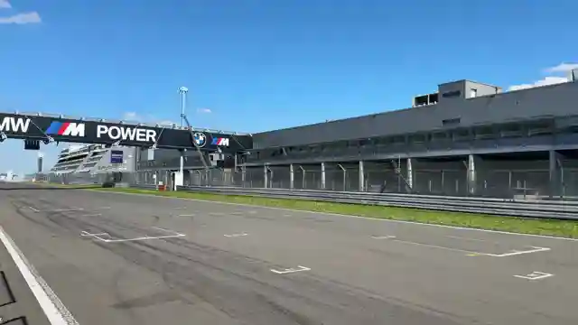 unleashing-the-bugatti-bel-hypercar-thrills-at-nurburgring