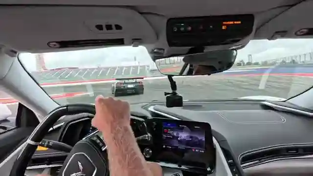 unleashing-the-chevrolet-corvette-zr1-track-ready-power-and-precision