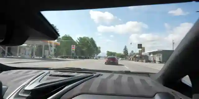 speeding-escapade-dailydrivenexotics-encounter-police-and-promote-auto-allies