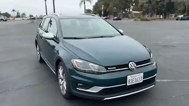 rare-2019-volkswagen-golf-alltrack-review-all-wheel-drive-manual-transmission