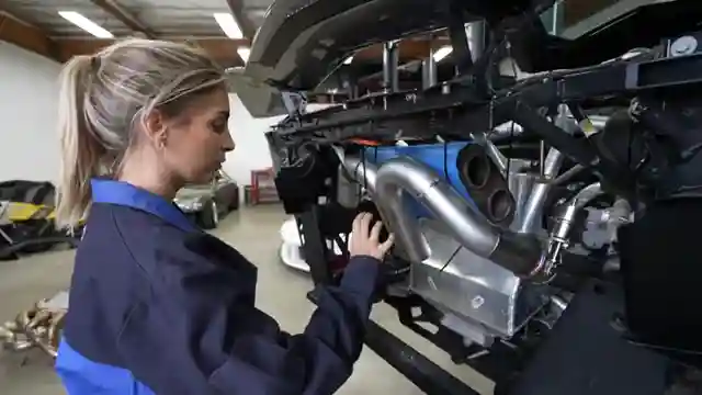 revamping-lamborghini-aventador-exhaust-hexagonal-tips-upgrades