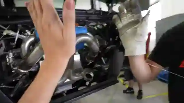 revamping-lamborghini-aventador-exhaust-hexagonal-tips-upgrades