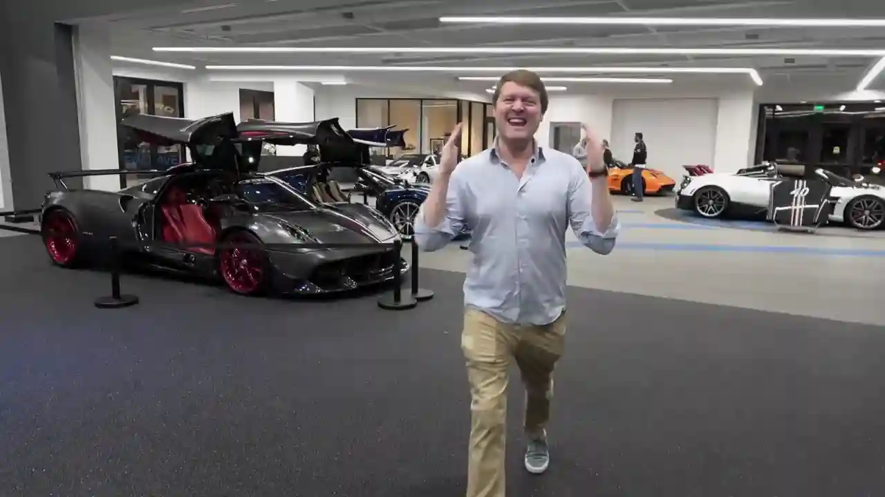 cars-and-coffee-at-motor-enclave-a-petrolheads-paradise-with-pagani-hypercars-and-classic-corvettes
