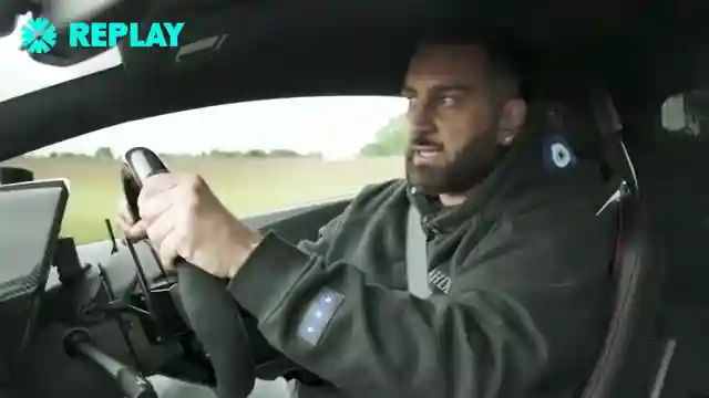 modified-toyota-gr-yaris-vs-lamborghini-aventador-sv-drag-race-showdown