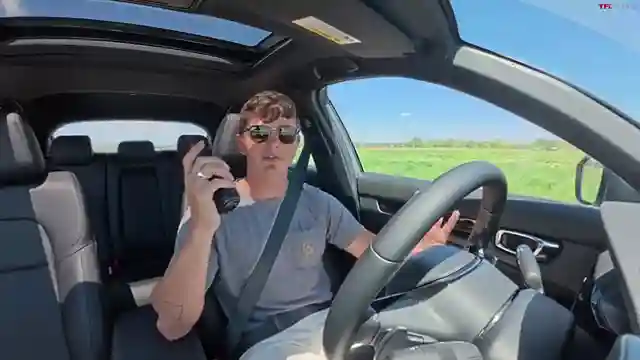 honda-civic-si-vs-hybrid-drag-race-showdown-at-altitude