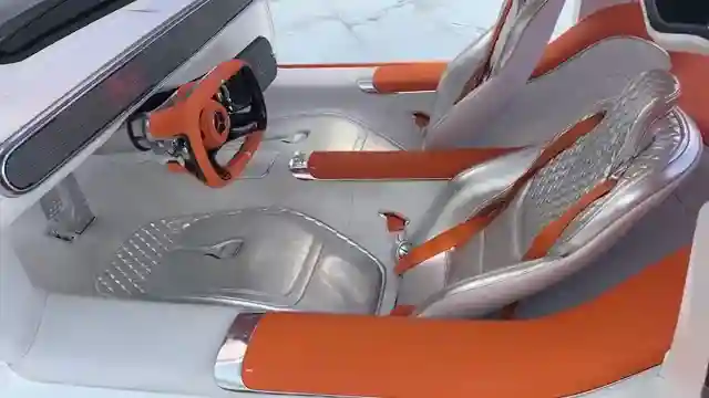 mercedes-vision-v-luxury-van-with-65-4k-tv-futuristic-design