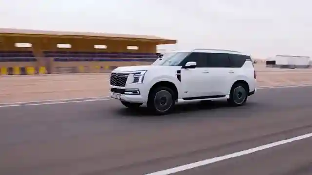 nissan-patrol-vs-lexus-lx-abu-dhabi-drag-race-showdown