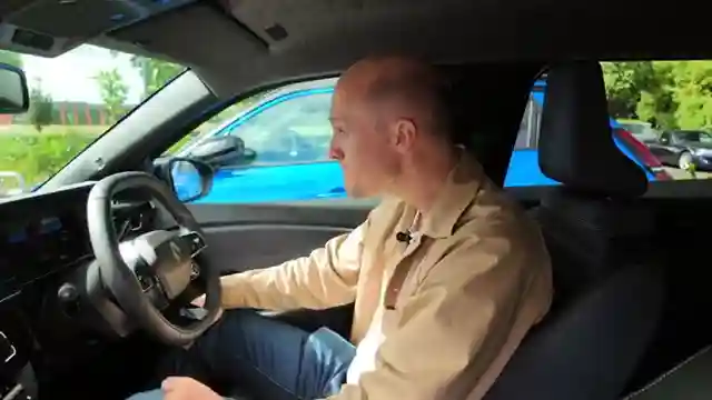 french-hot-hatch-showdown-alpine-a290-vs-renault-r5-review