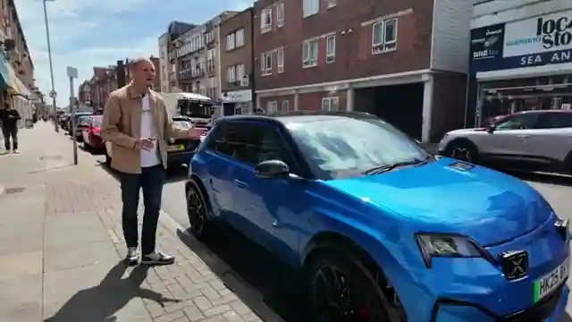 french-hot-hatch-showdown-alpine-a290-vs-renault-r5-review