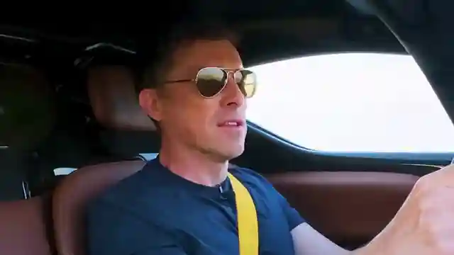 ferrari-sp3-vs-pagani-huayra-italian-supercar-showdown