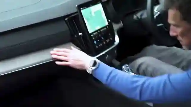 exploring-the-revamped-volvo-xc90-design-tech-and-practicality