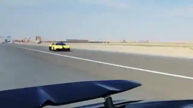 bugatti-chiron-super-sport-vs-pur-sport-epic-drag-race-showdown