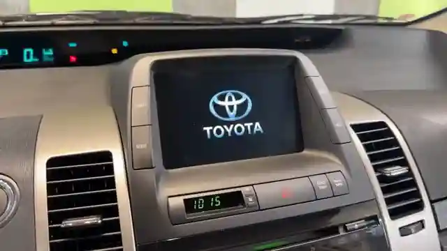 the-evolution-of-the-2006-toyota-prius-a-trailblazer-in-hybrid-technology