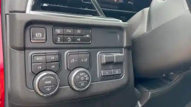 chevy-tahoe-review-interior-exterior-towing-comfort-and-pricing