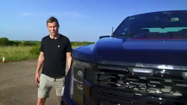 ford-f-150-raptor-vs-mercedes-mg-g63-epic-drag-race-showdown