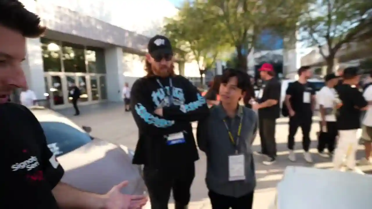 roasting-and-complimenting-youtubers-cars-at-sema-tj-hunt