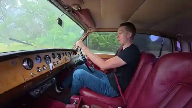 exploring-the-rolls-royce-silver-seraph-luxury-bmw-v12-and-british-charm