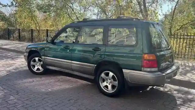 2025-subaru-forester-hybrid-efficiency-and-style-in-a-practical-package