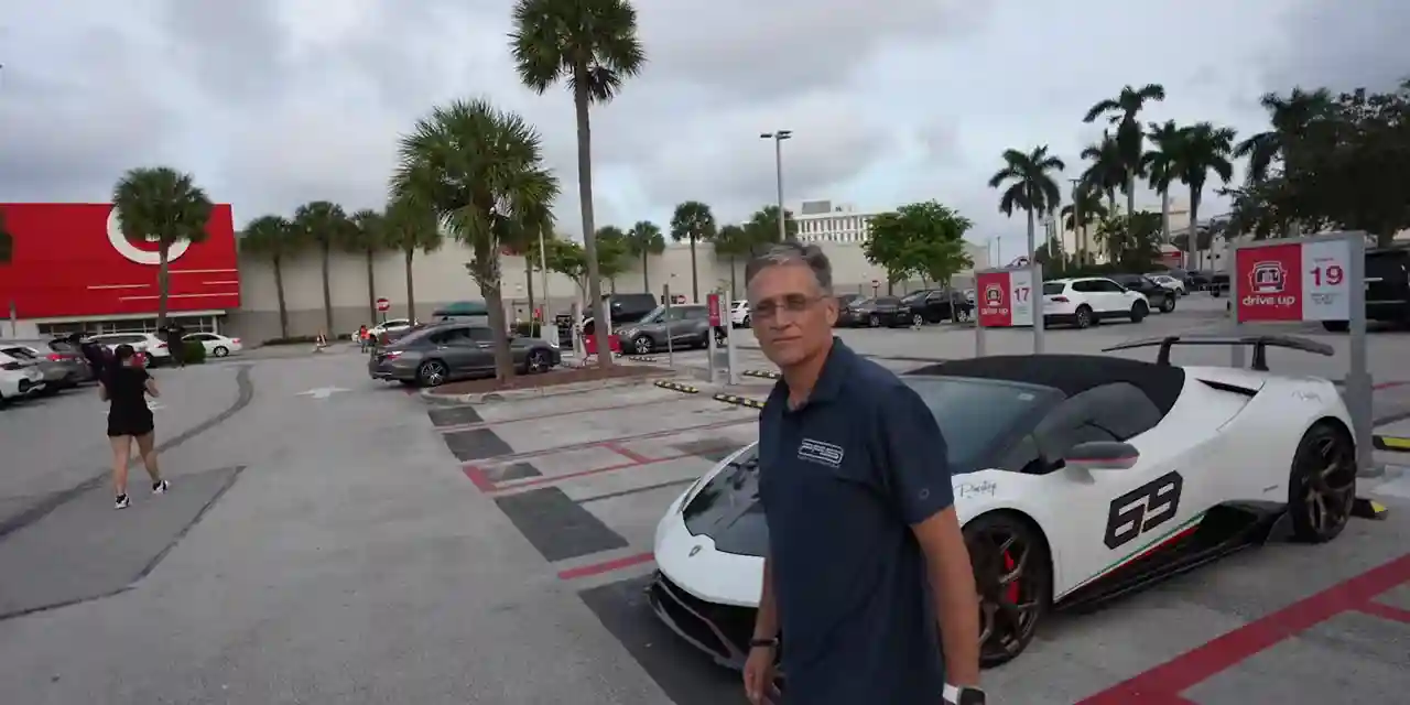 dailydrivenexotics-car-delivery-vinyl-wrap-projects-hypercar-shopping-and-toy-drive-event