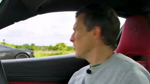 mclaren-p1-vs-750s-drag-race-showdown