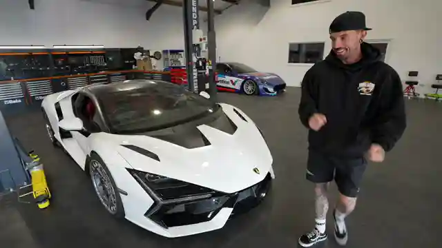 reviving-a-lamborghini-revoltto-overcoming-a-power-cut-off