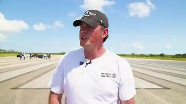 bugatti-vs-koigseg-epic-race-showdown-at-kennedy-space-center