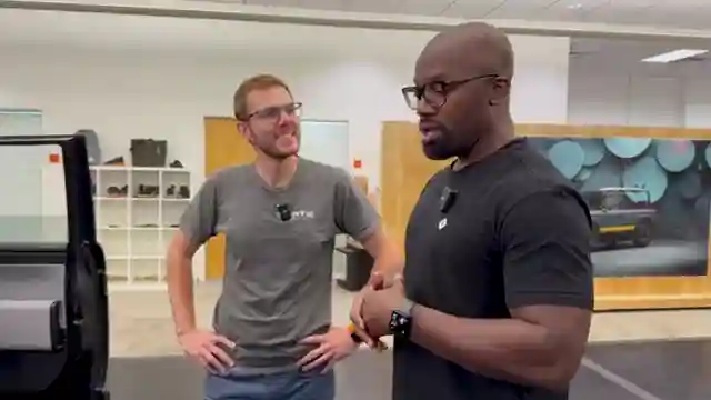 rich-rebuilds-reviews-affordable-slate-electric-pickup-truck-in-detroit