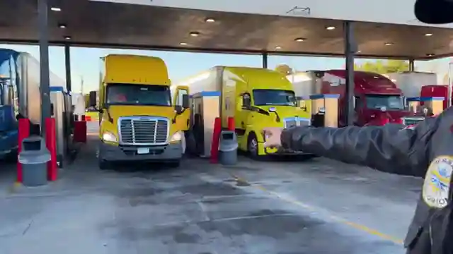 whistlindiesel-peterbilt-purchase-road-rage-and-cybertruck-tug-of-war