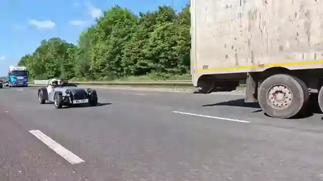 unleashing-the-thrills-car-throttle-170r-uks-lightest-production-car