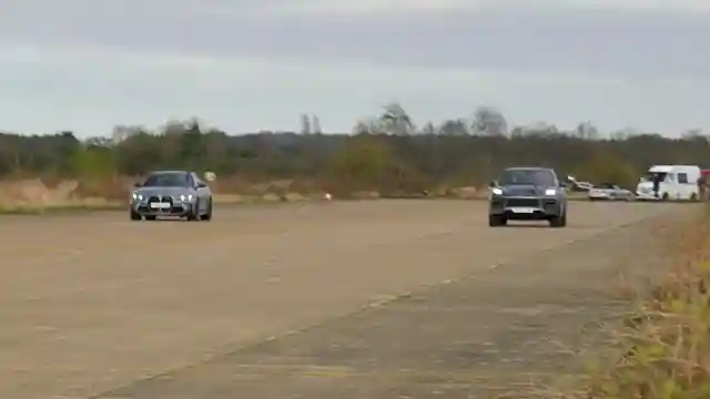 porsche-cayenne-turbo-e-hybrid-gt-vs-bmw-m4-competition-drag-race-showdown