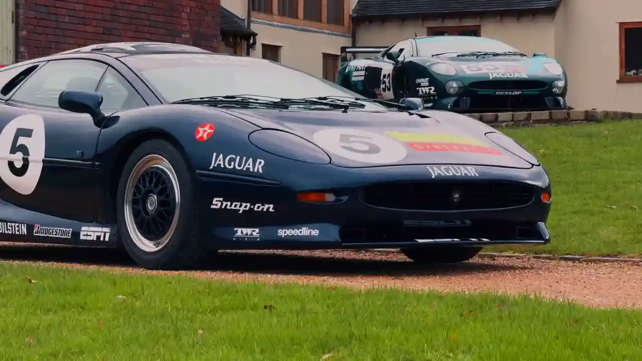 unveiling-the-legendary-jaguar-xj220-from-ostrich-shed-to-road-legal-icon