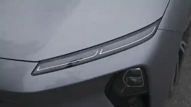 exploring-chinas-neo-et9-a-maybach-contender-unveiled