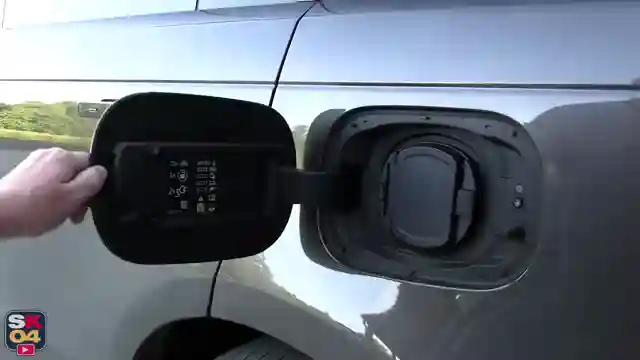 2025-range-rover-sport-plug-in-hybrid-review-luxury-power-and-performance
