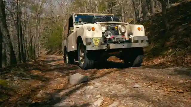 restoring-the-1967-land-rover-series-2a-a-journey-with-churchill-classic-cars