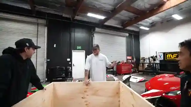 ferrari-488-gt3-evo-street-build-unboxing-livery-debate-and-carly-sponsorship