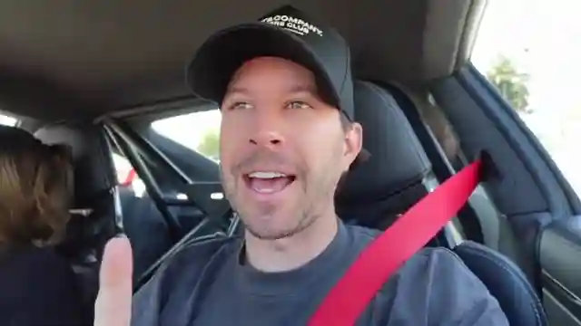 tj-hunt-golf-bag-challenge-cancer-awareness-and-car-maintenance