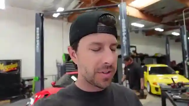 tj-hunt-golf-bag-challenge-cancer-awareness-and-car-maintenance