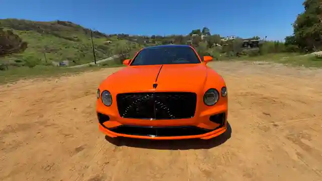 2025-bentley-flying-spur-speed-power-luxury-and-elegance