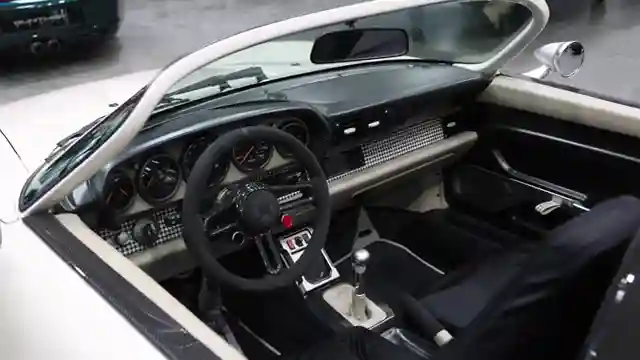 exploring-gunther-works-crafting-1-8m-air-cooled-porsches
