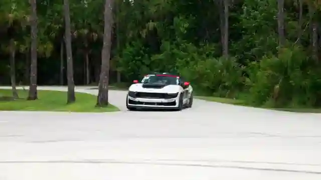 adam-lz-vs-chelsea-thrilling-dark-horse-r-mustang-track-challenge